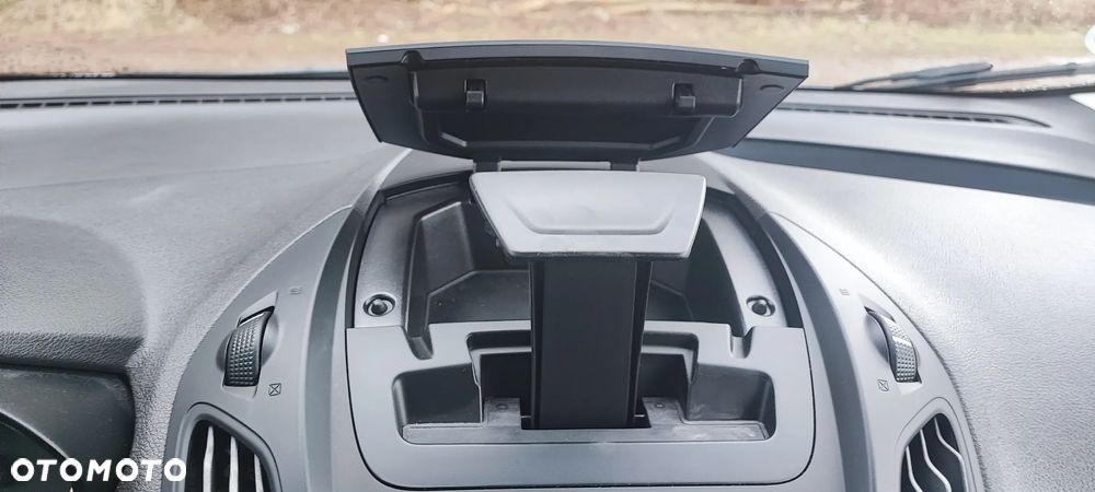 Ford Tourneo Courier 1.0 EcoBoost S&S Ambiente - 22