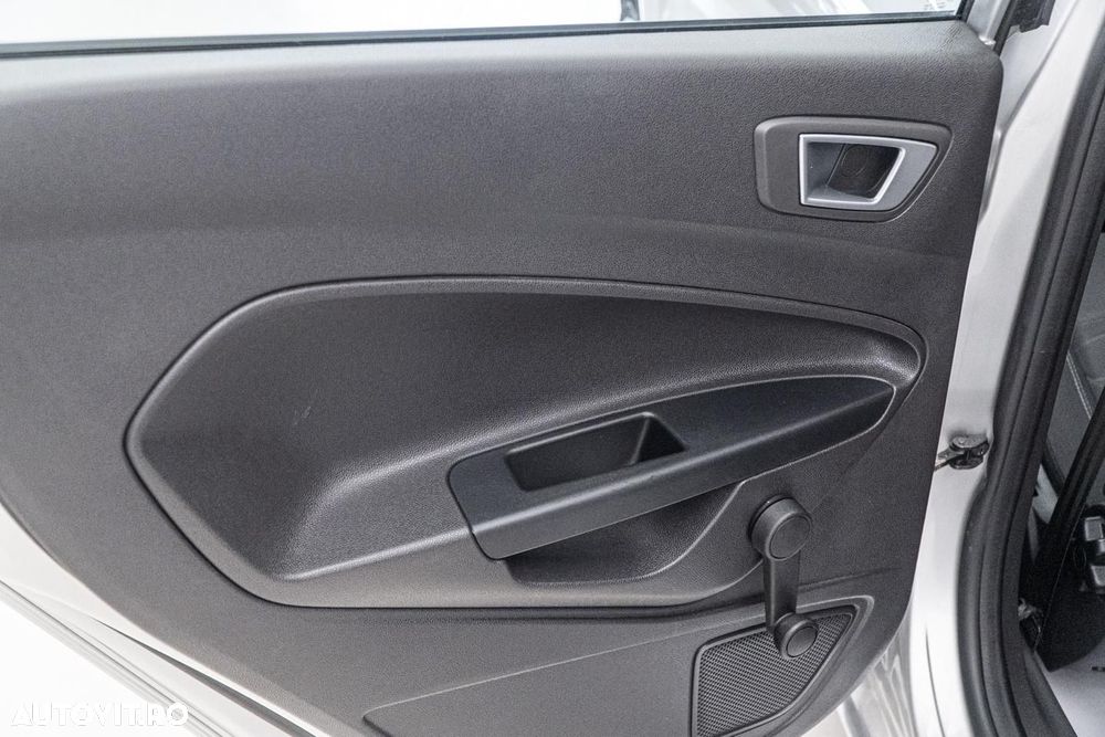 Ford Fiesta 1.0 Trend - 36