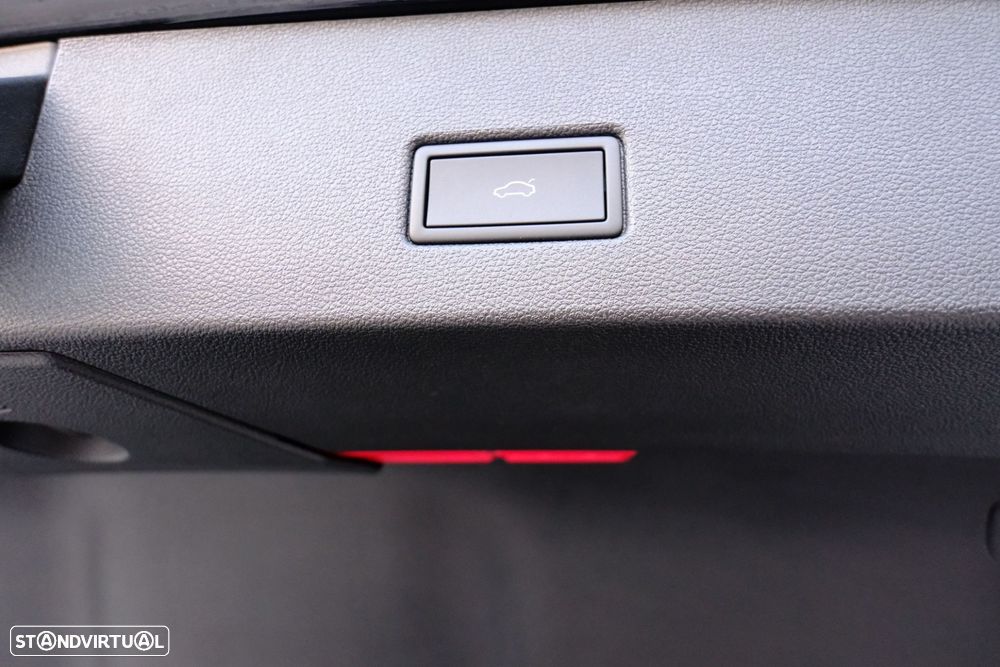 VW T-Roc R 2.0 TSI 4M DSG - 41