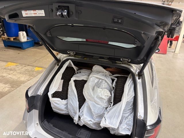 Toyota Corolla 1.8 HSD Business - 6