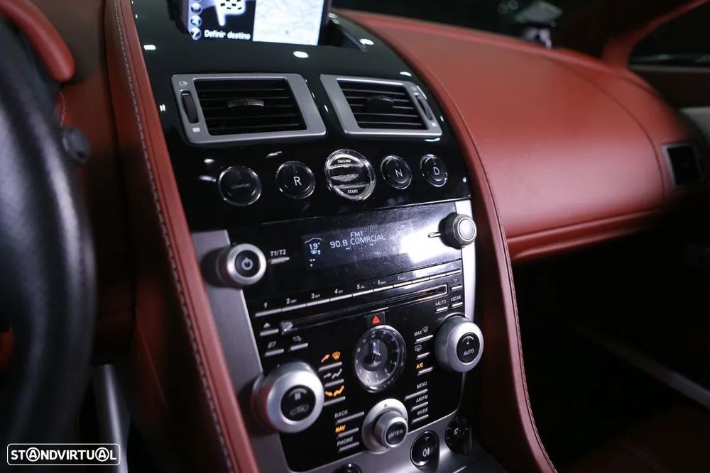 Aston Martin Vantage Coupé V8 Sportshift — fotografia 23