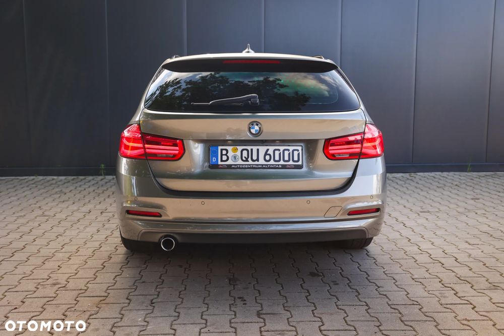 BMW Seria 3 318d Luxury Line - 13