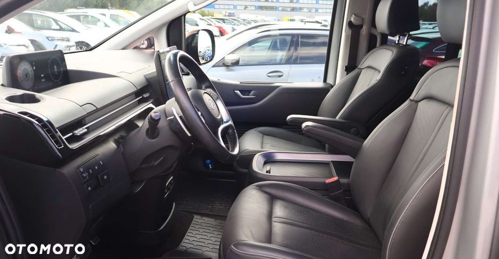 Hyundai Staria - 16