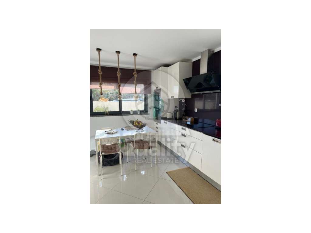 Moradia Isolada T4 em Santo António da Charneca - Grande imagem: 2/26