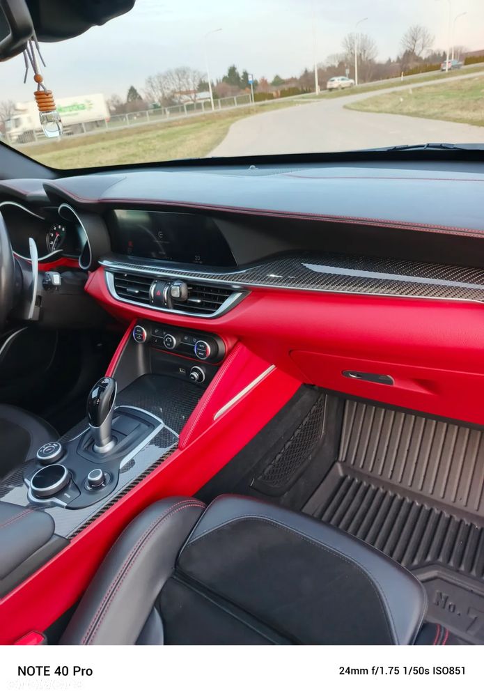 Alfa Romeo Stelvio V6 2.9 Bi-Turbo AT8-Q4 Quadrifoglio - 18