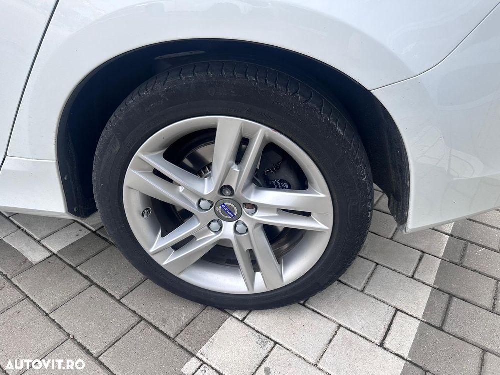 Volvo V60 T8 eAWD Momentum - 11