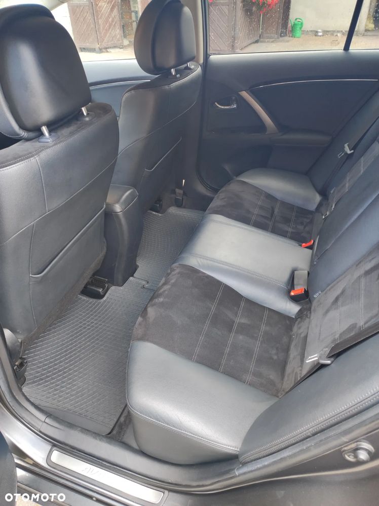 Toyota Avensis 2.2 D-4D Premium - 10