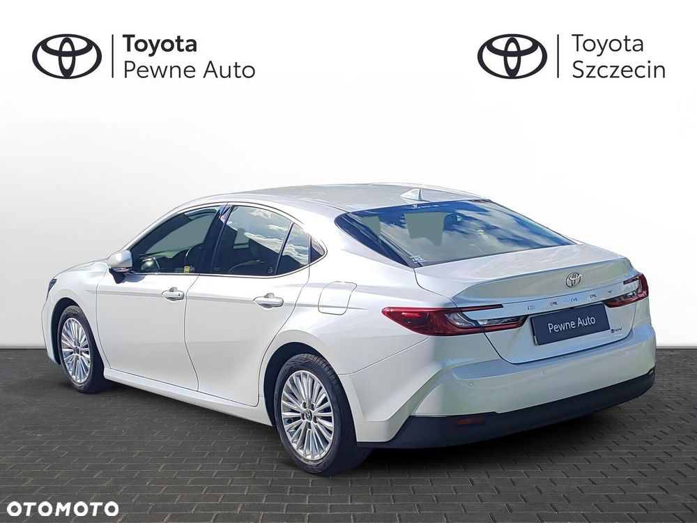 Toyota Camry - 3