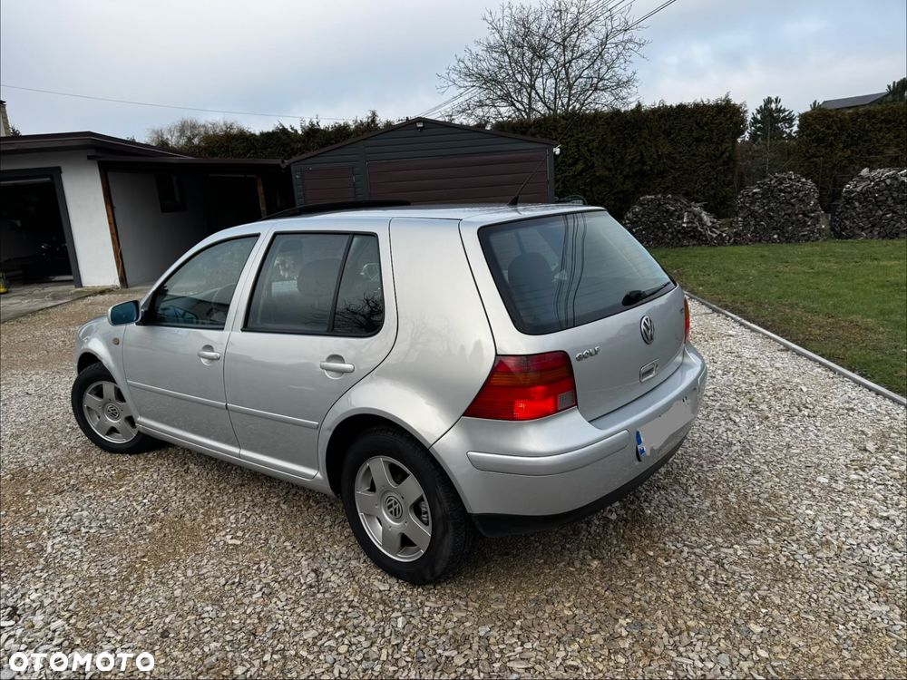 Volkswagen Golf 1.9 TDI Highline - 4