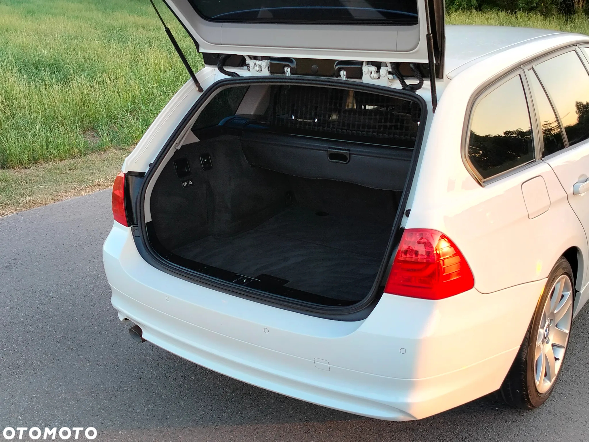 BMW Seria 3 318d Sport Line - 32