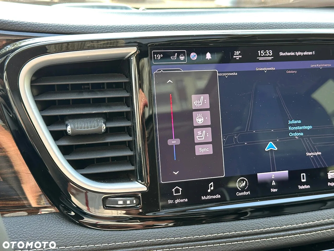 Chrysler Pacifica - 31