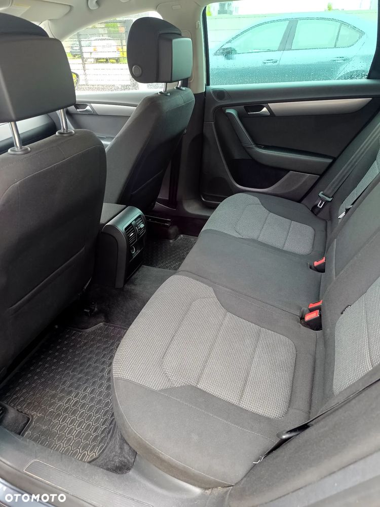 Volkswagen Passat - 9