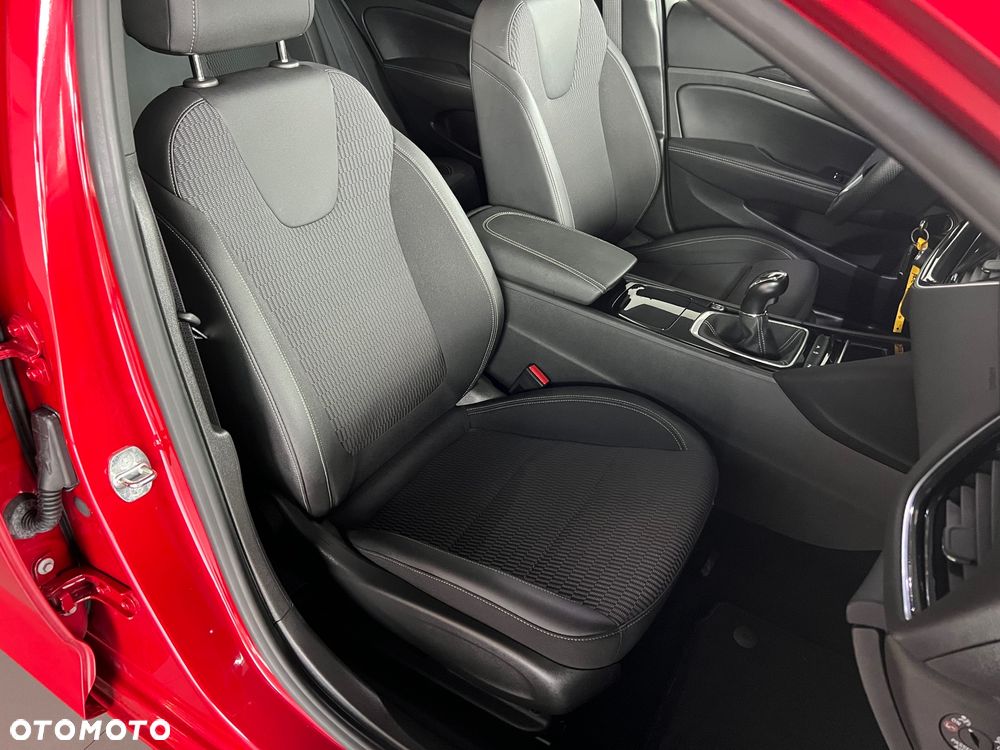 Opel Insignia - 36