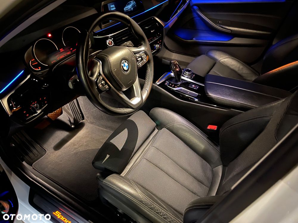 BMW Seria 5 518d Sport Line - 14