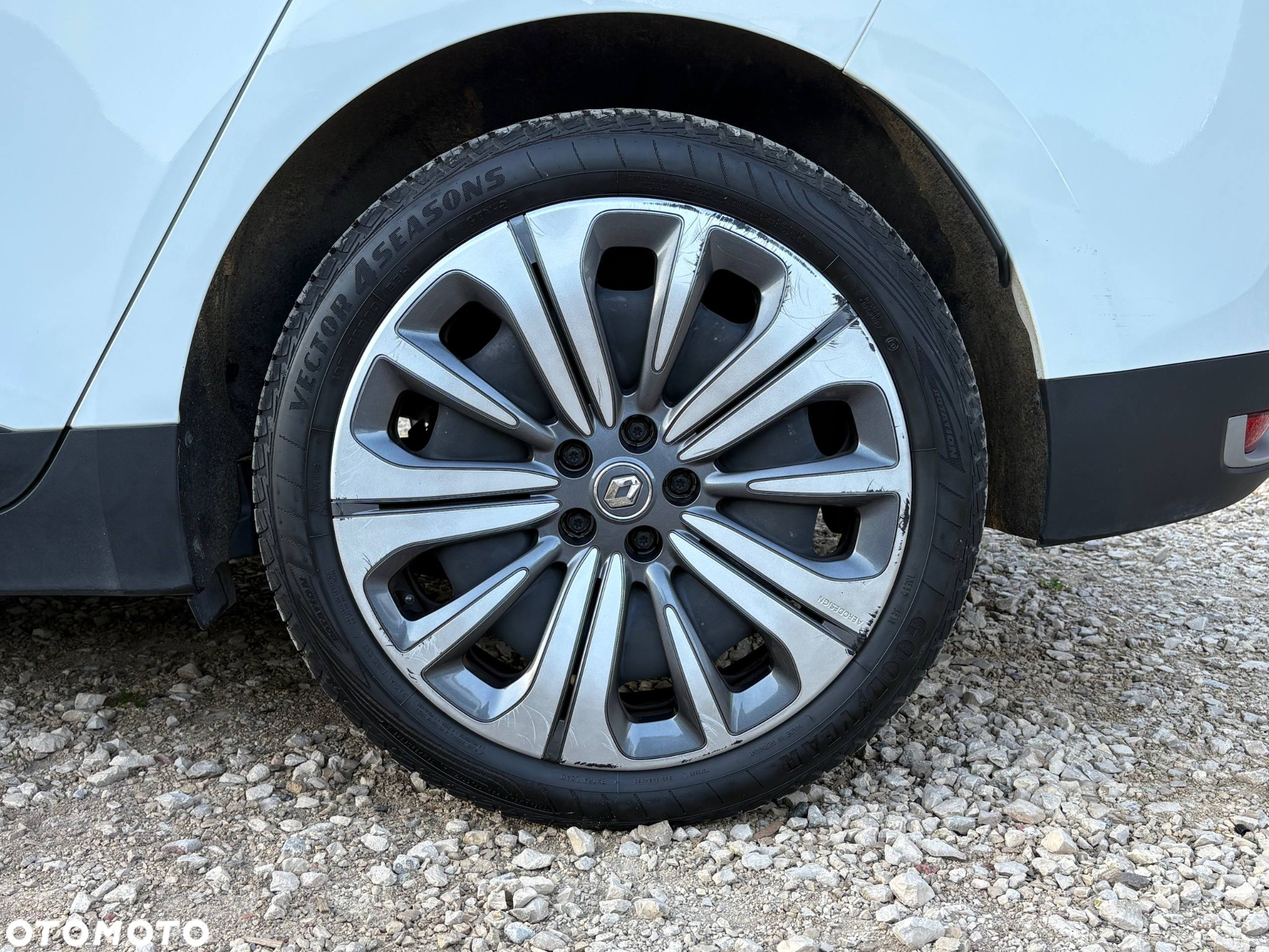 Renault Scenic 1.7 Blue dCi Zen - 12