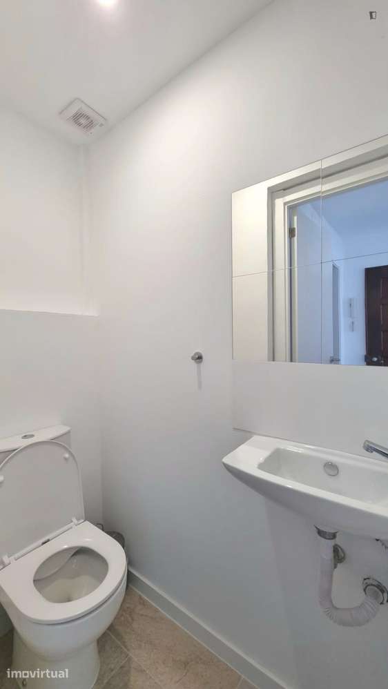 Quarto - localizado em Olivais Lisbon - Grande imagem: 4/9