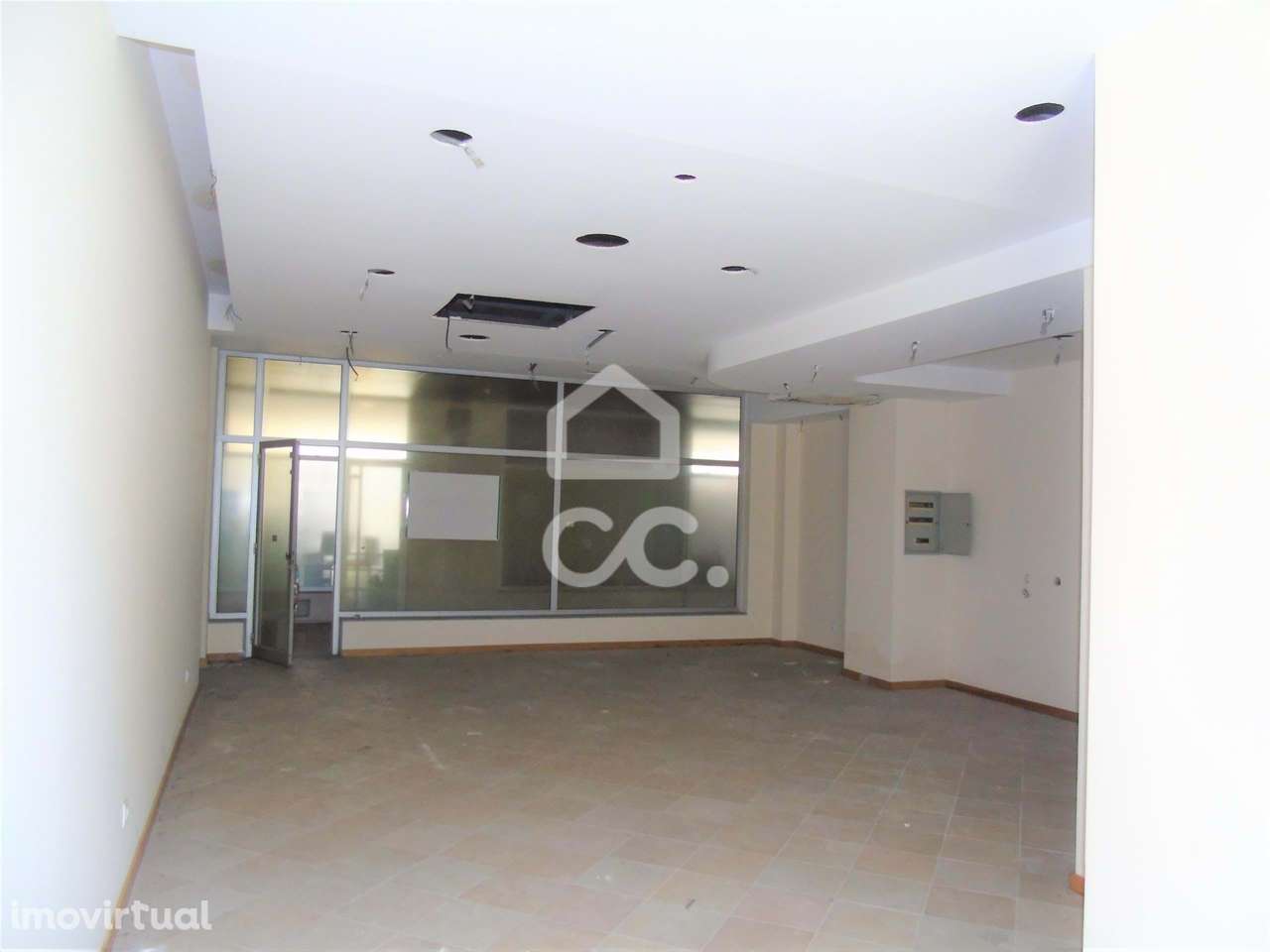 Loja em centro comercial - Arrenda-se Loja de 70m2 - Grande imagem: 2/7