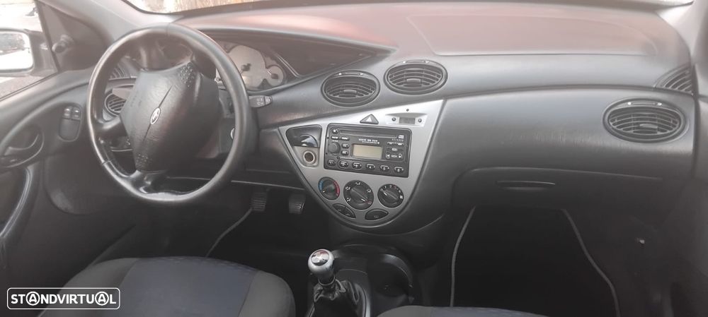 Ford Focus - 8