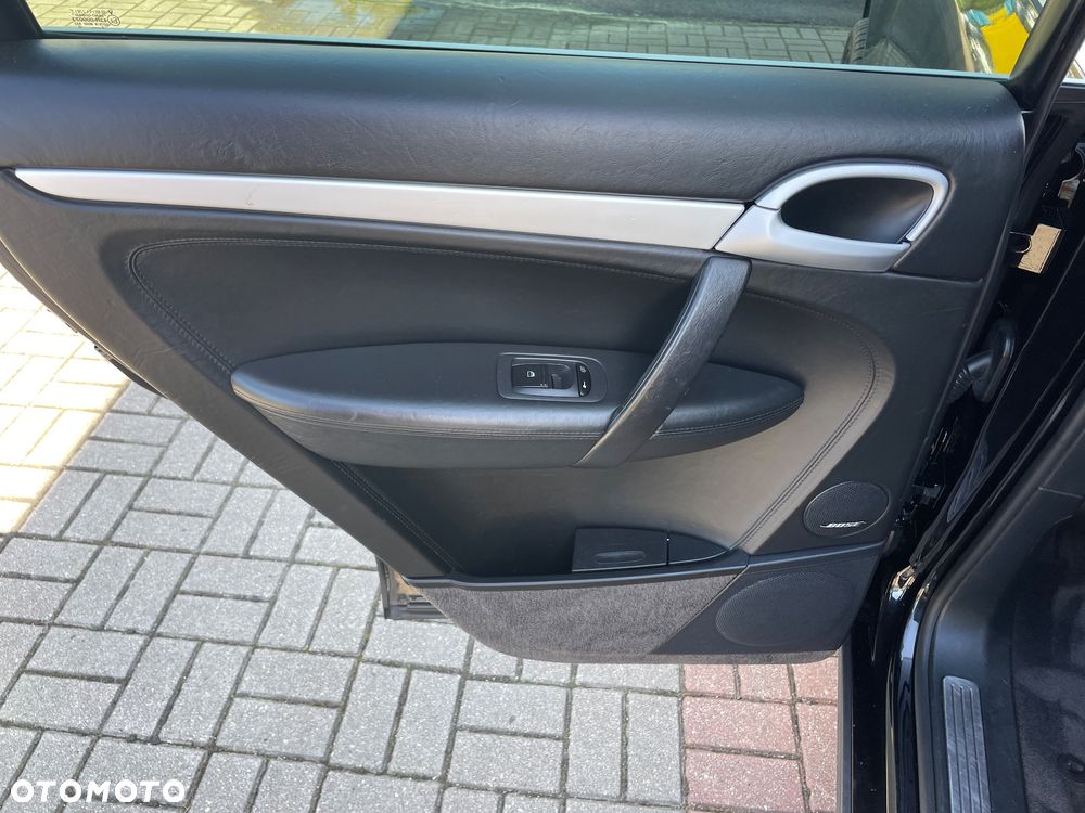 Porsche Cayenne Turbo - 12