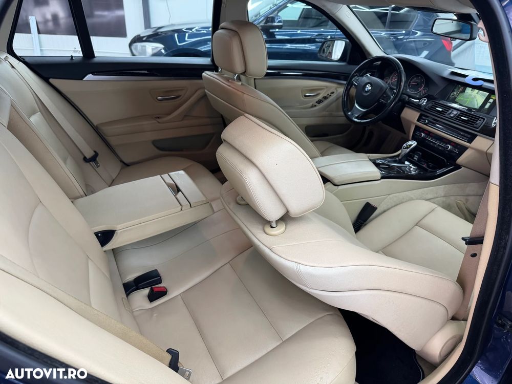 BMW Seria 5 530d xDrive - 7