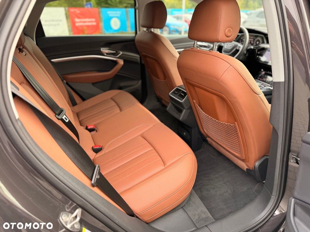 Audi Q8 Sportback e-tron - 17