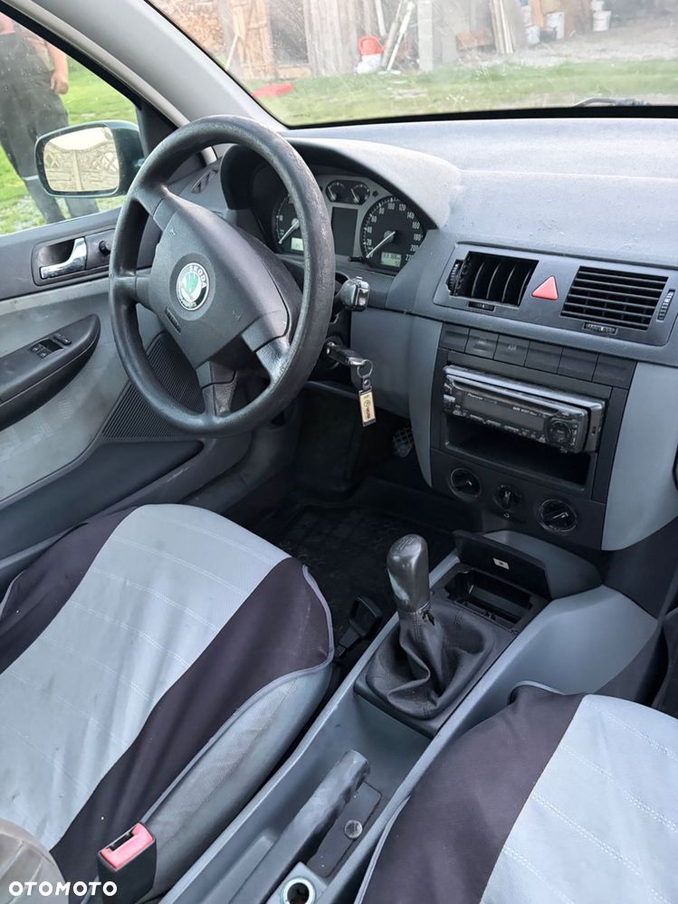 Skoda Fabia - 8