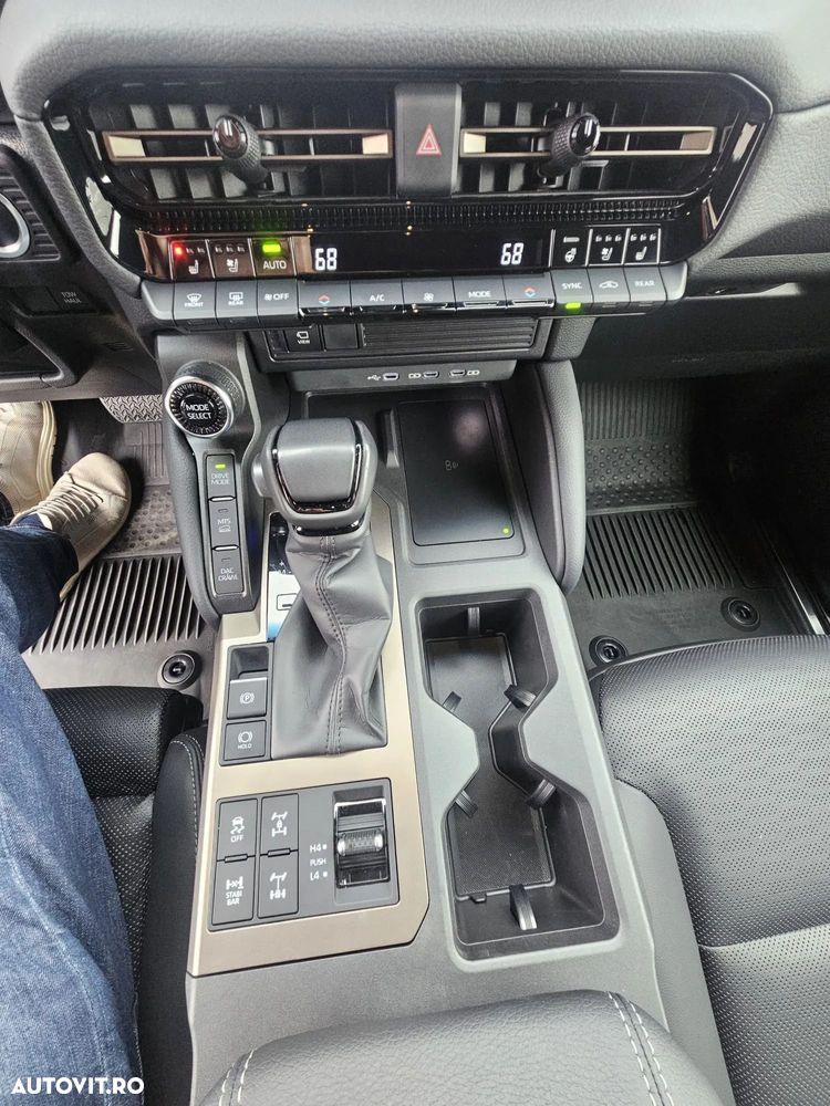 Toyota Land Cruiser 250 - 6