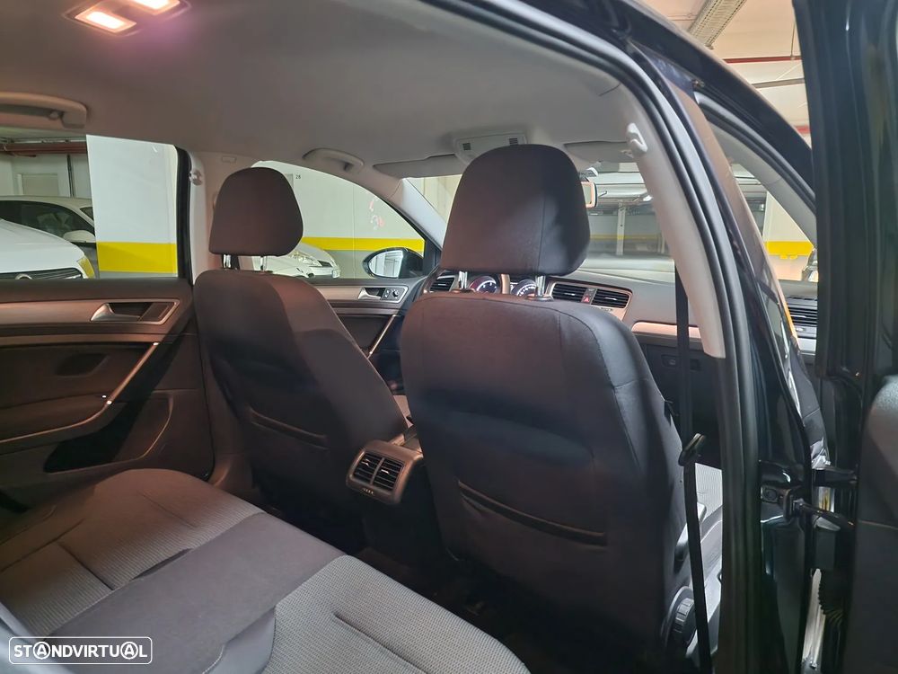 VW Golf Variant 1.6 TDi Confortline - 13