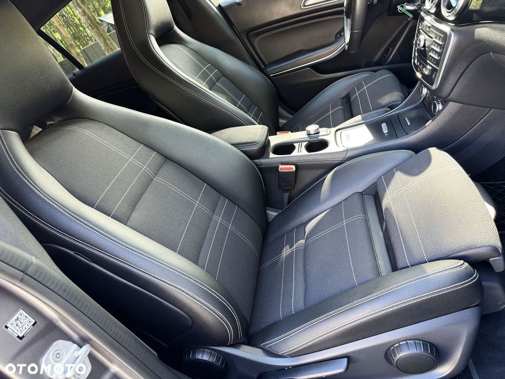 Mercedes-Benz CLA 200 7G-DCT AMG Line - 36