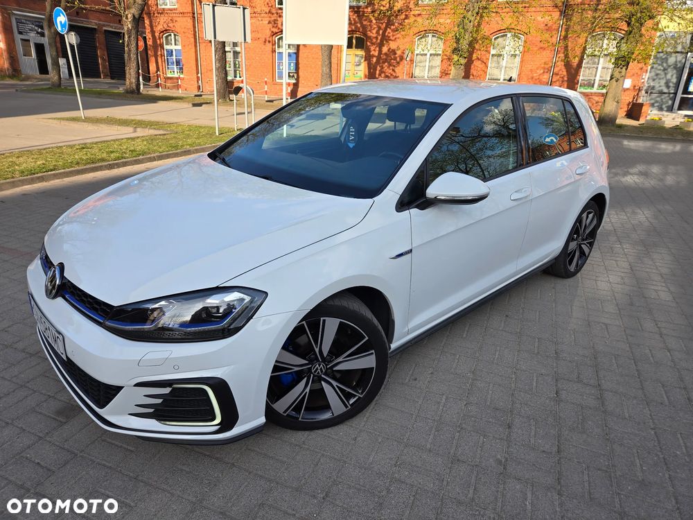 Volkswagen Golf 1.4 TSI BMT Highline DSG - 1