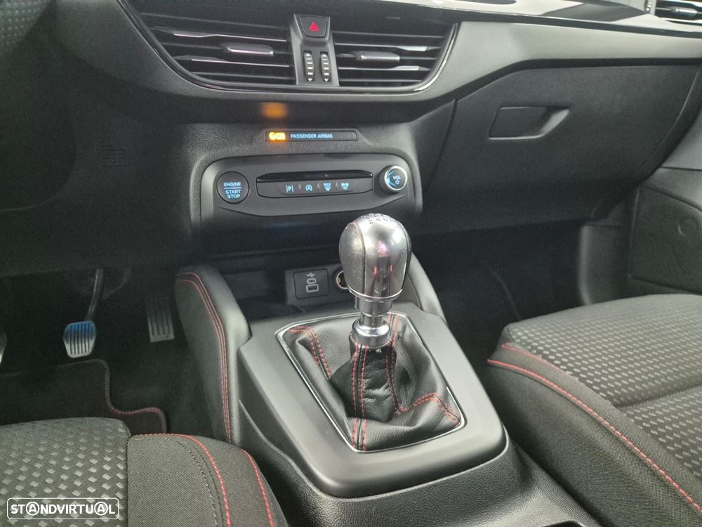 Ford Focus 1.0 EcoBoost MHEV ST-Line - 14