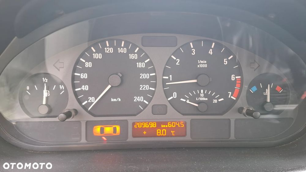 BMW Seria 3 318i - 12