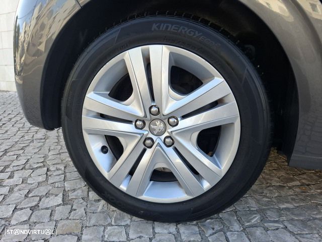 Peugeot 208 1.2 PureTech Signature - 51