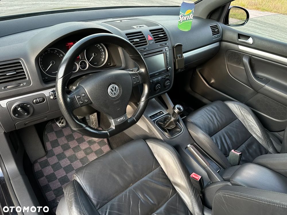 Volkswagen Golf R32 4Motion - 11