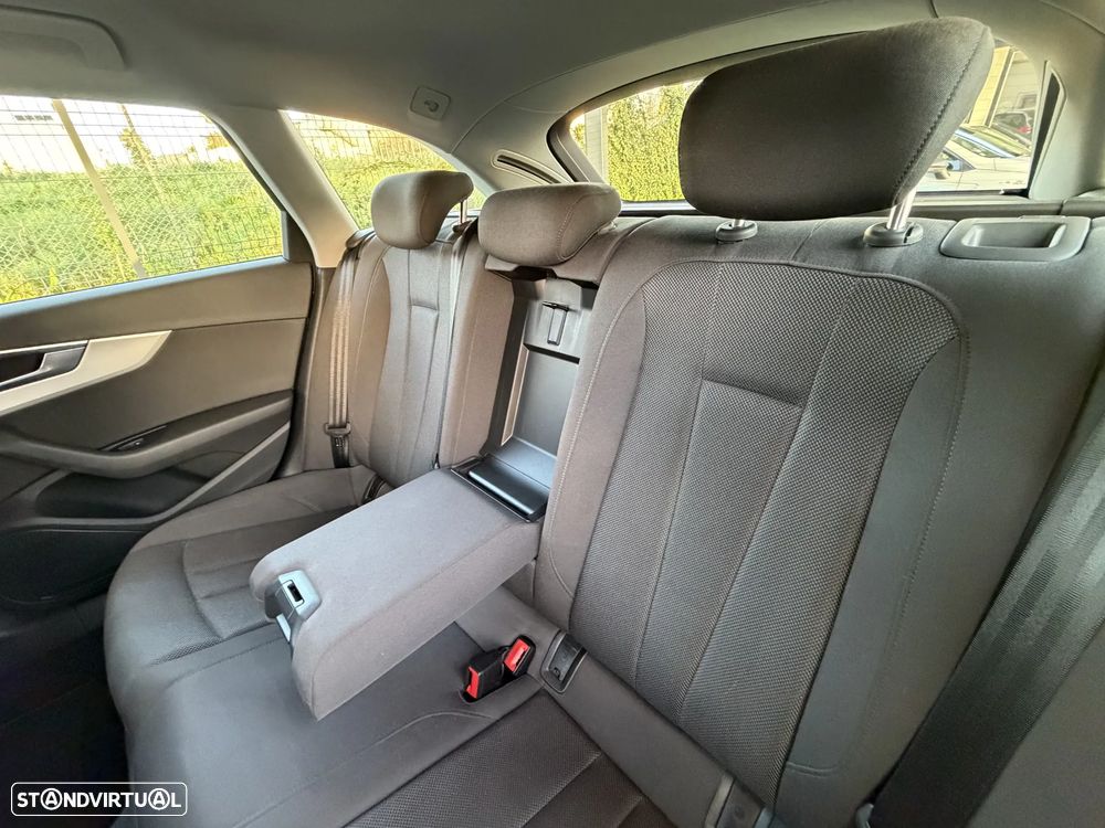 Audi A4 Avant 35 TDI S tronic - 39