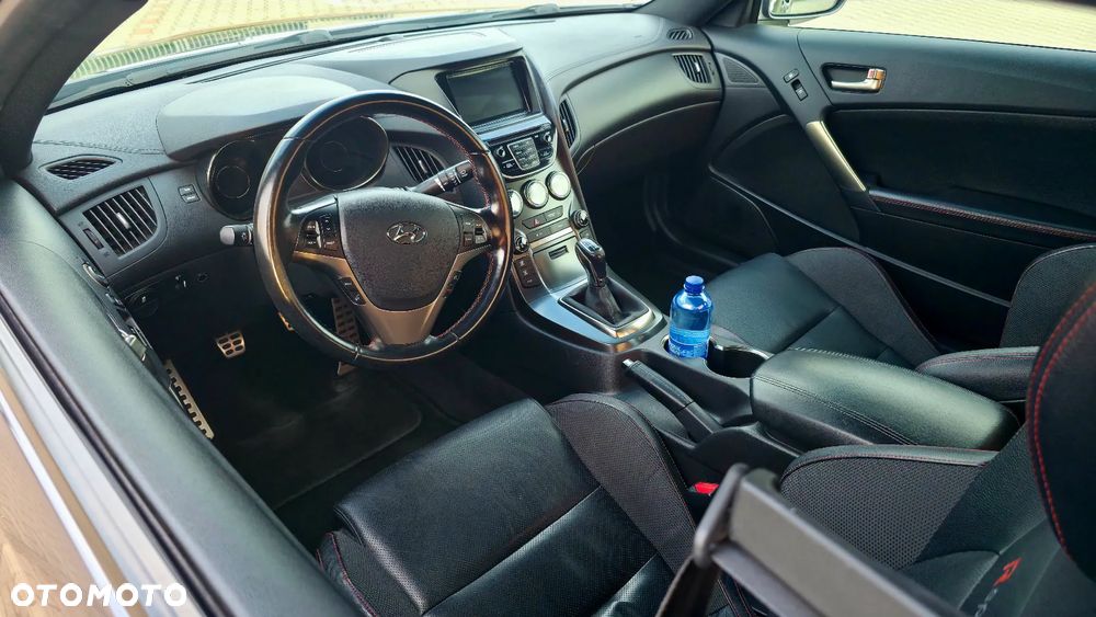 Hyundai Genesis Coupe 3.8 V6 - 7