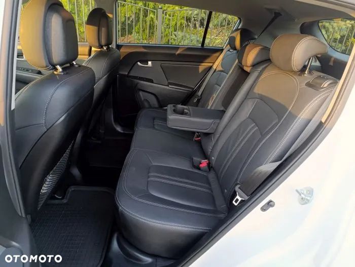 Kia Sportage 1.7 CRDI 2WD ISG Dream-Team Edition - 12