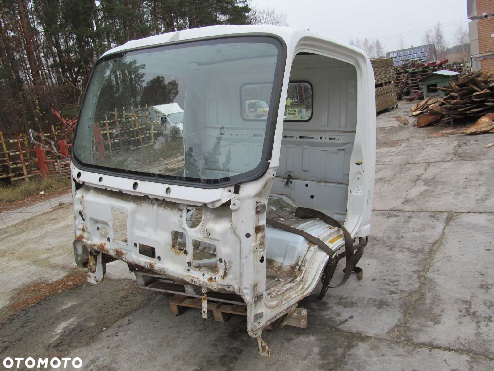 ISUZU N35 N75 NPR NQR GRAFTER 7-18 KABINA KAROSERJA WASKA DACH CWIARTKA 11R - 1