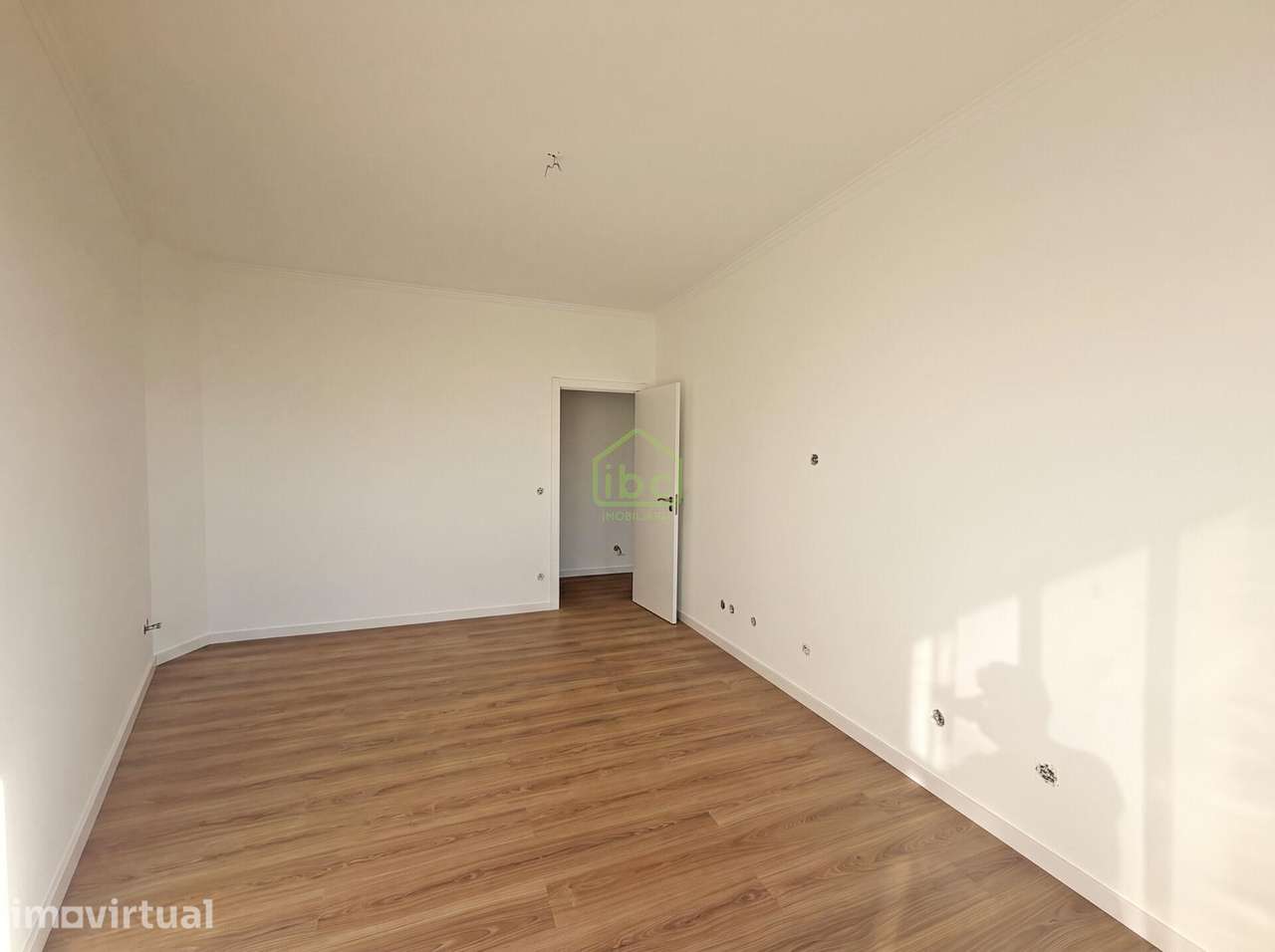 T2 em Primeira Linha de Mar com Varandas e Garagem Fechada – Aver-o-Ma - Grande imagem: 5/16