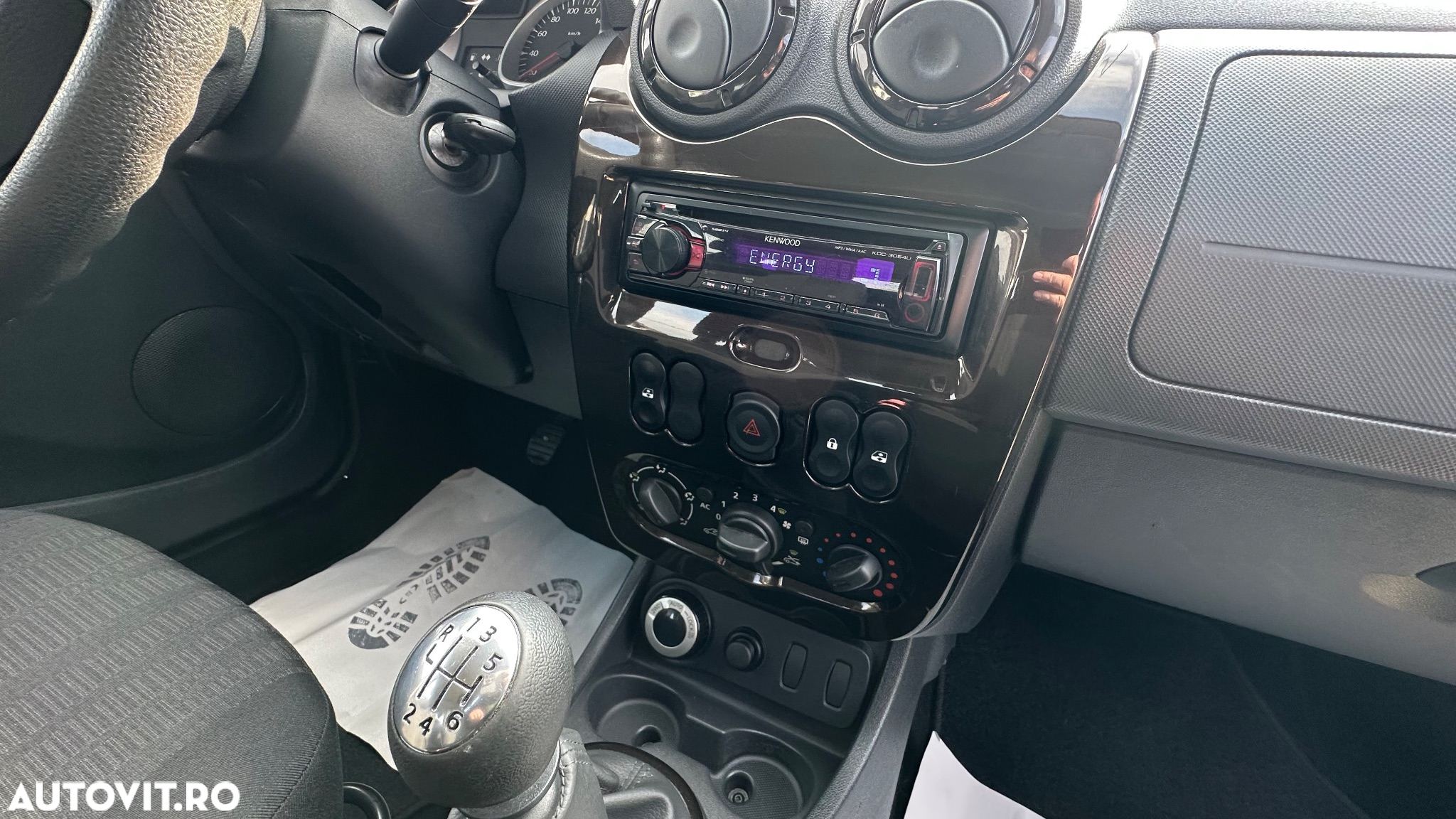 Dacia Duster 1.6 4x4 Laureate - 5