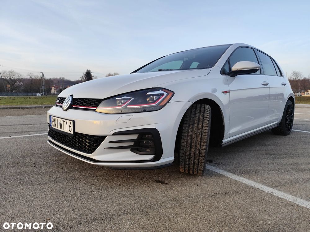 Volkswagen Golf GTI (BlueMotion Technology) DSG Performance - 2