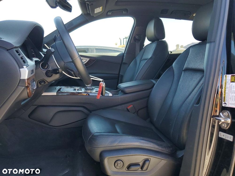 Audi Q7 - 10