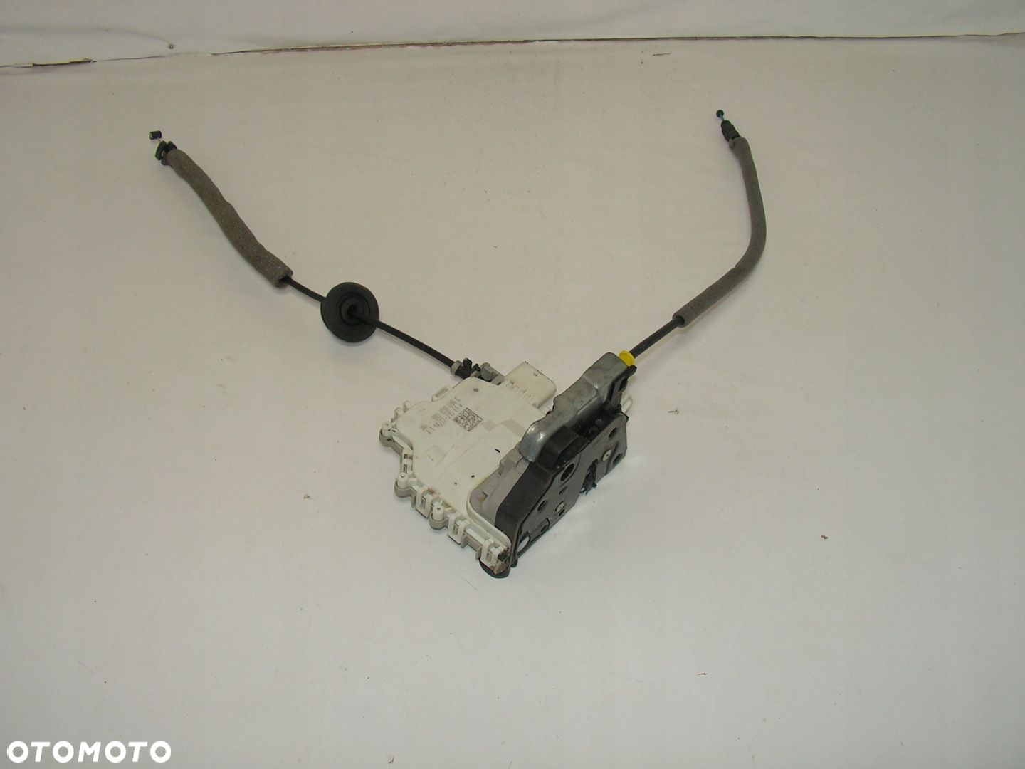 Audi zamek drzwi prawy tył 6 PIN 8X0839016C - 2