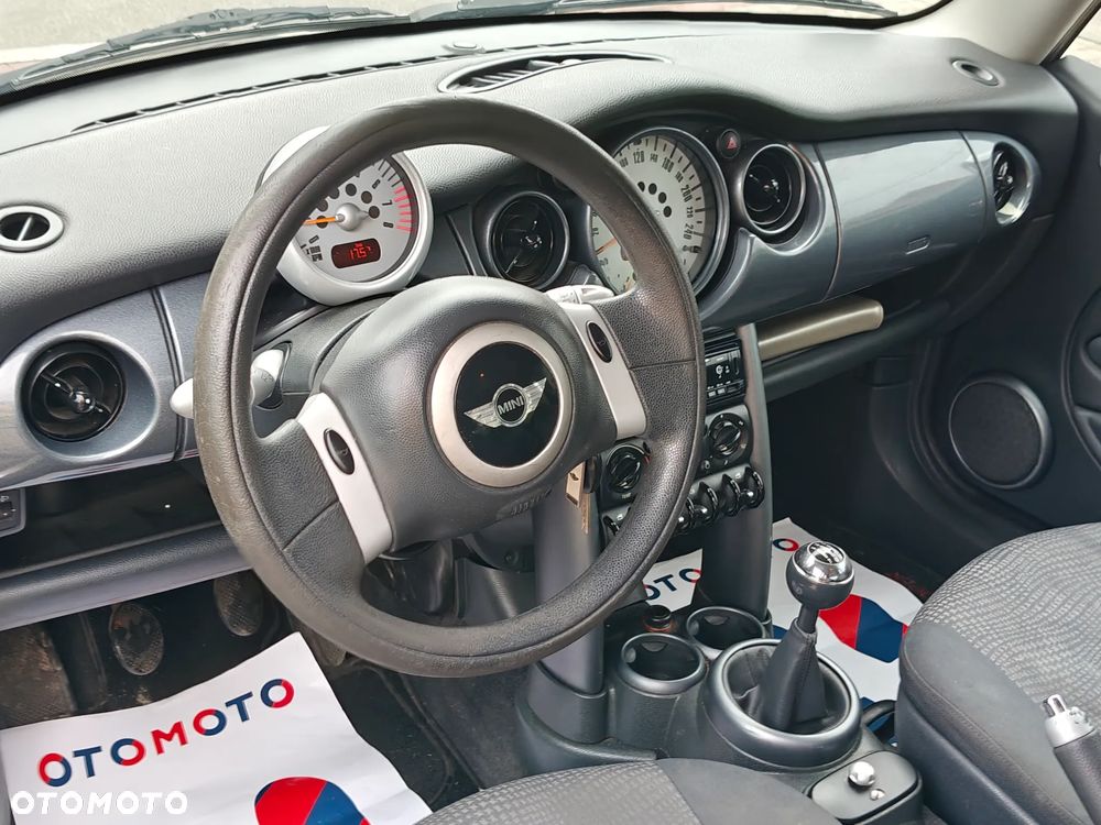 MINI Cooper Standard - 5