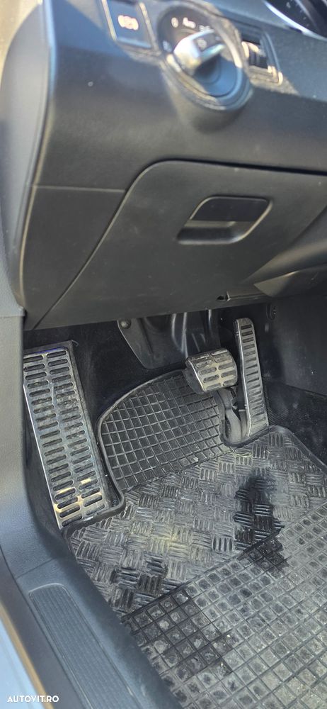 Volkswagen Passat CC - 33