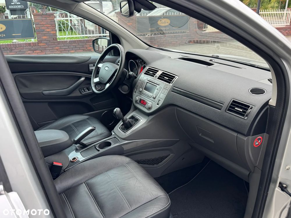 Ford Kuga 2.0 TDCi 4x4 Titanium - 32
