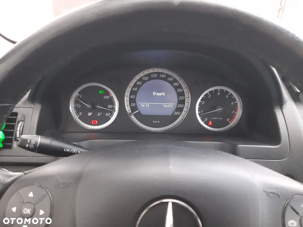 Mercedes-Benz Klasa C 180 CGI BlueEFFICIENCY - 13