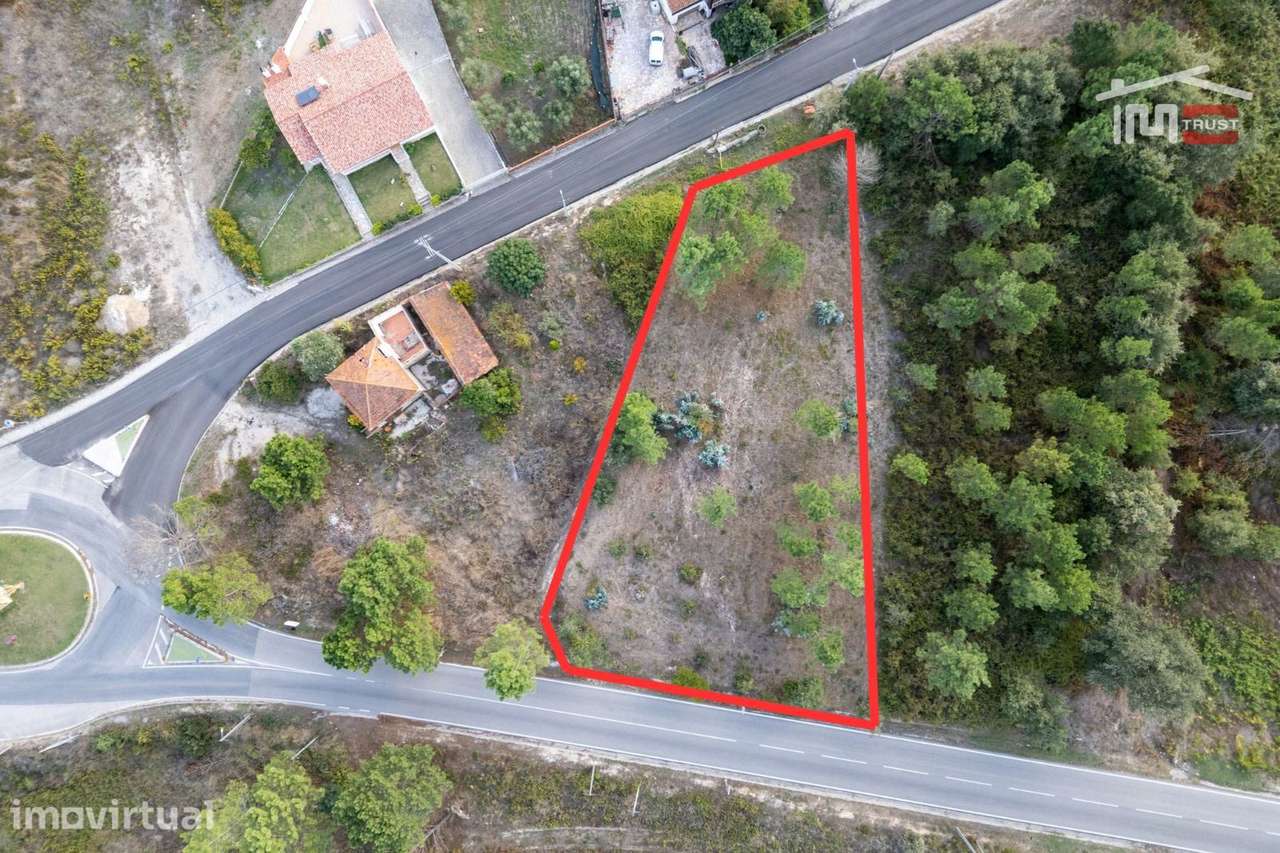 Terreno Rústico com Viabilidade de Construção em Juncal - Grande imagem: 2/9