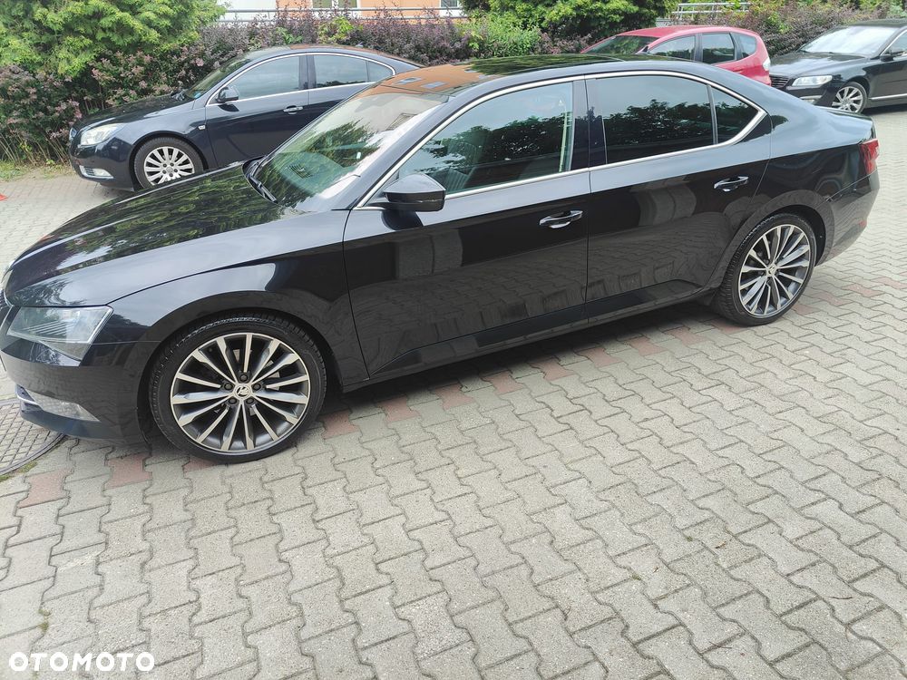 Skoda Superb 2.0 TDI 4x4 L&K DSG - 2
