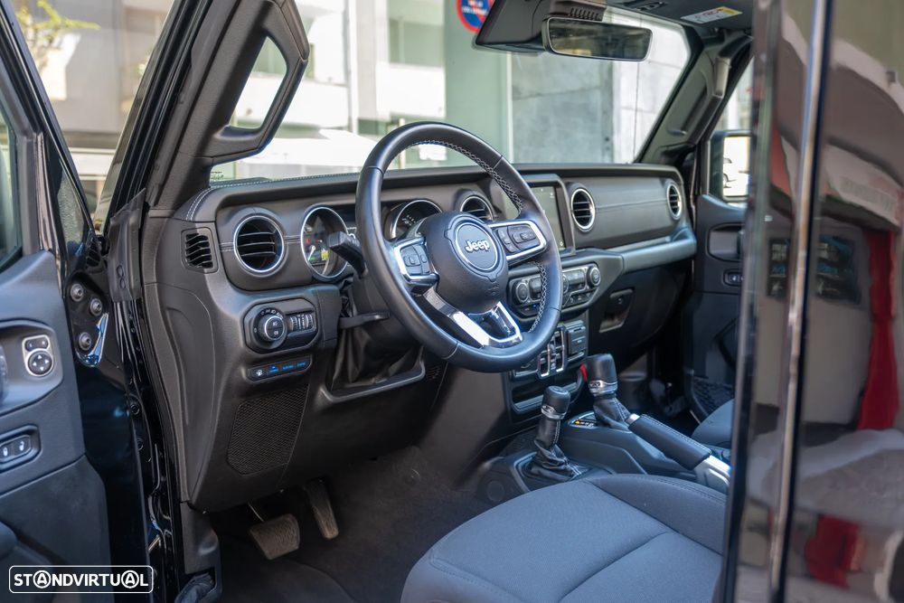 Jeep Wrangler 2.0 TG 4xe Sahara — fotografia 15